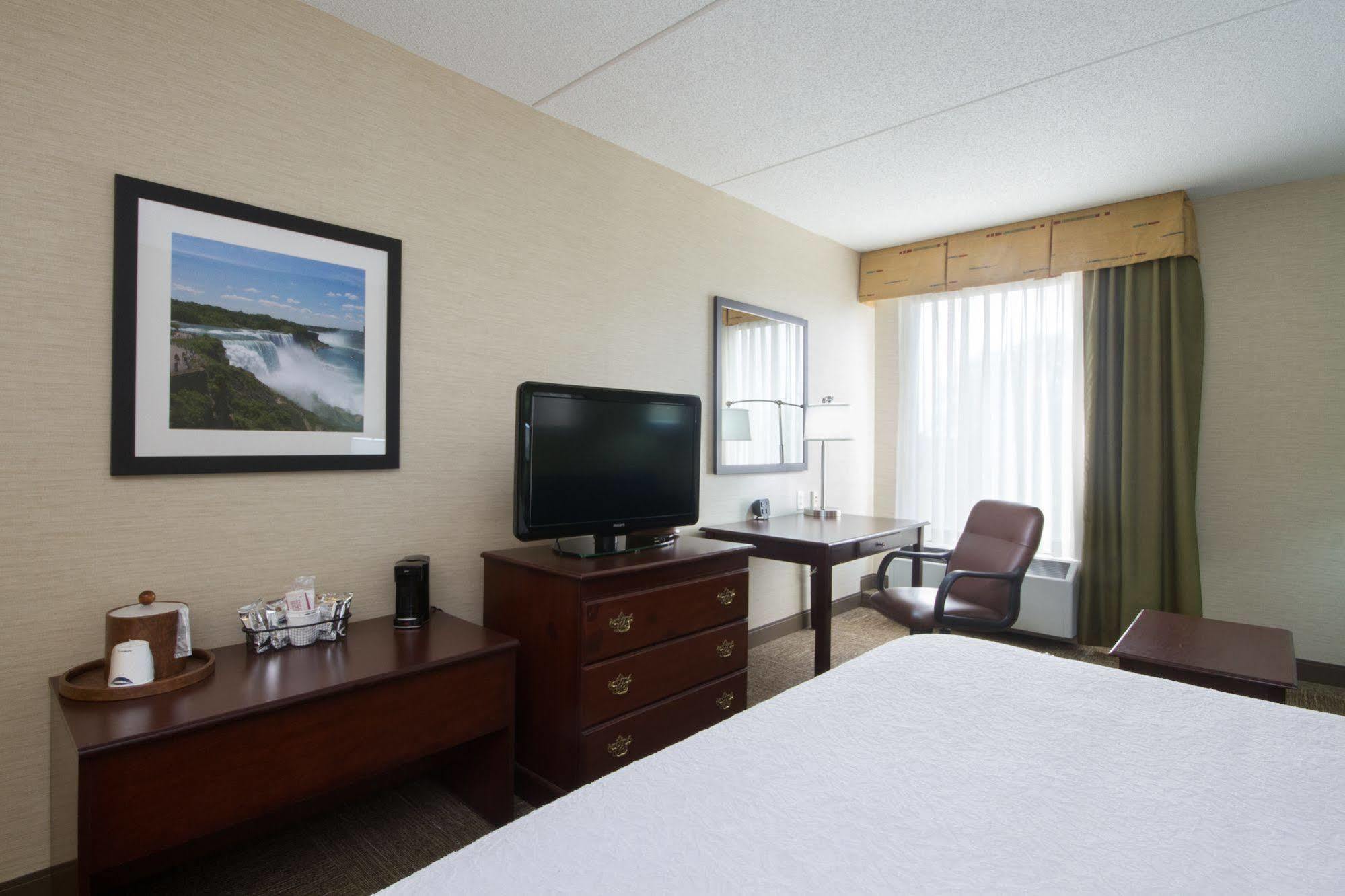 Hampton Inn Buffalo-South/I-90 West Seneca Exterior photo